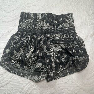Free People The Way Home High Waisted Shorts. Size: XS. Black Mandala.